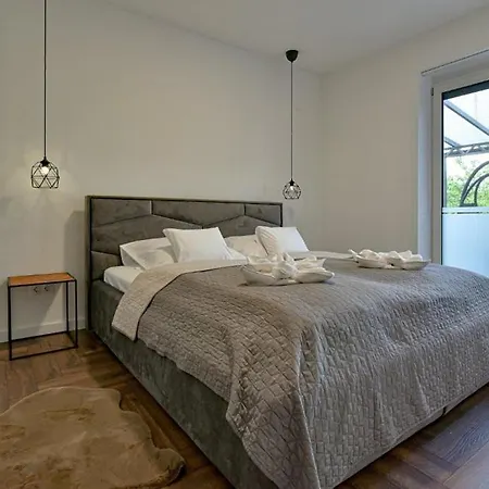 Luxbor Villa *